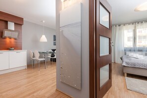 Leilighet, 1 soverom, balkong, ved stranden | Oppholdsrom