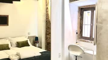 2 間睡房、熨斗/熨衫板