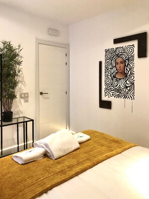 2 Schlafzimmer, Bügeleisen/Bügelbrett