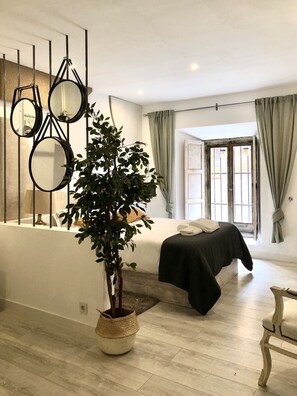 1 makuuhuone, silitysrauta/-lauta