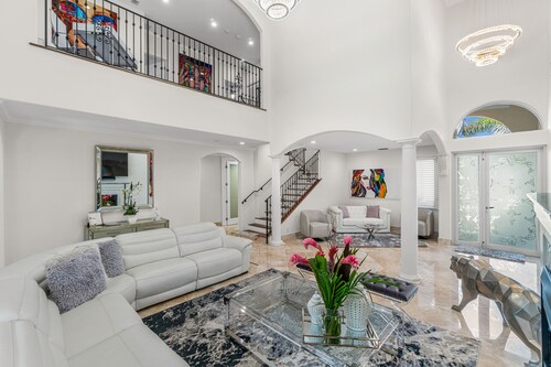 BY THE SEA VACATION VILLAS 5 STAR AQUABELLA  5/4 PRIVATE POOL WALK TO BEACH