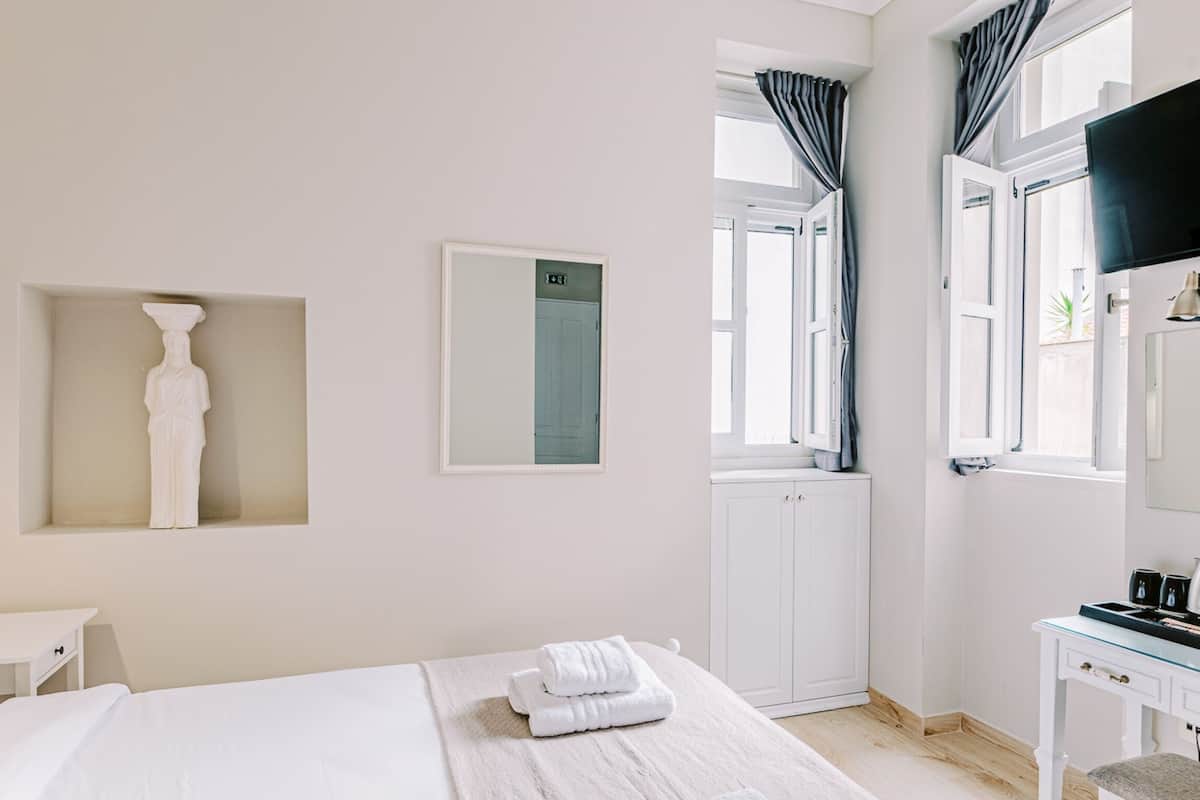 Anyte- Deluxe Double Room 2nd Floor