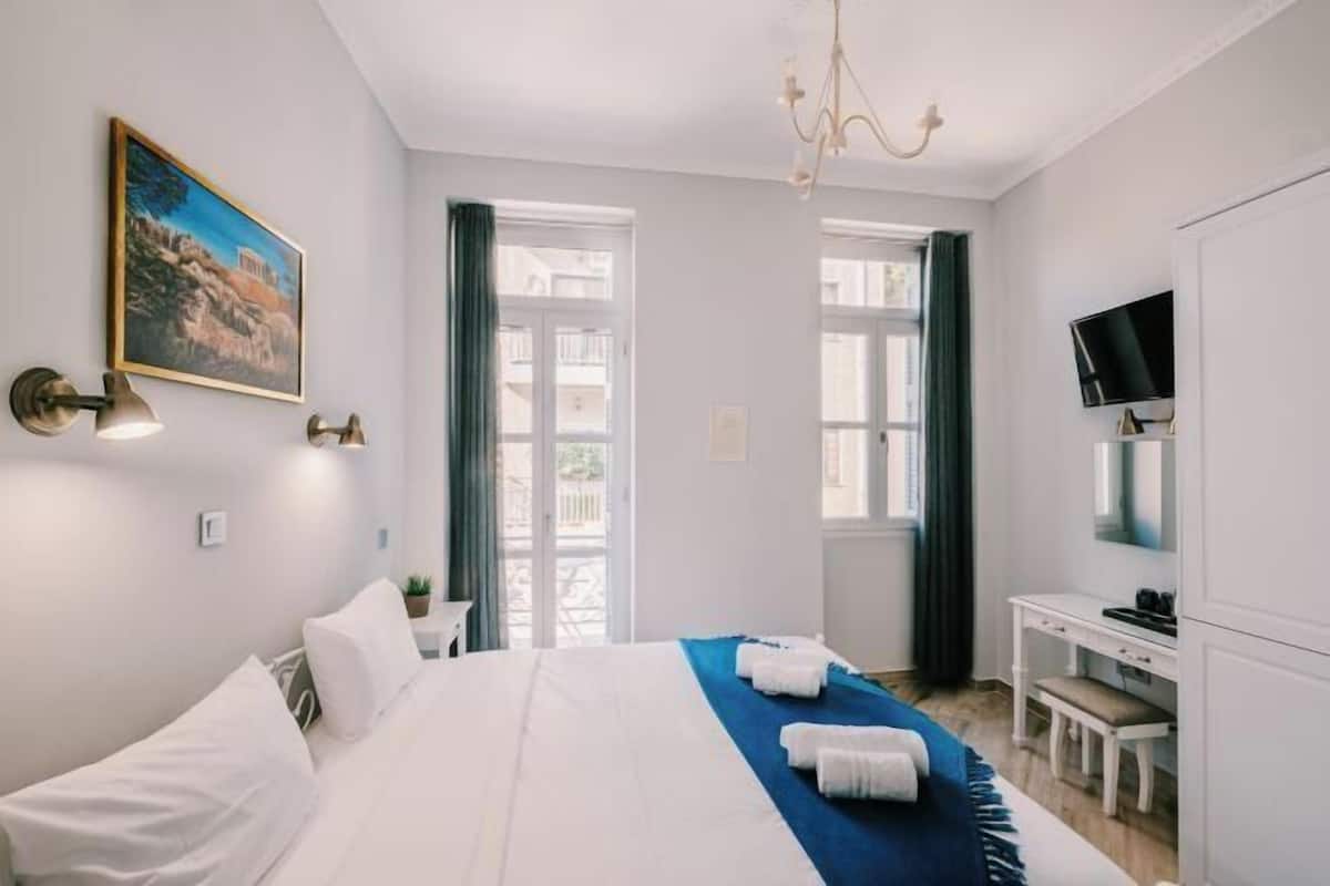 Memory-foam beds, minibar, desk, laptop workspace