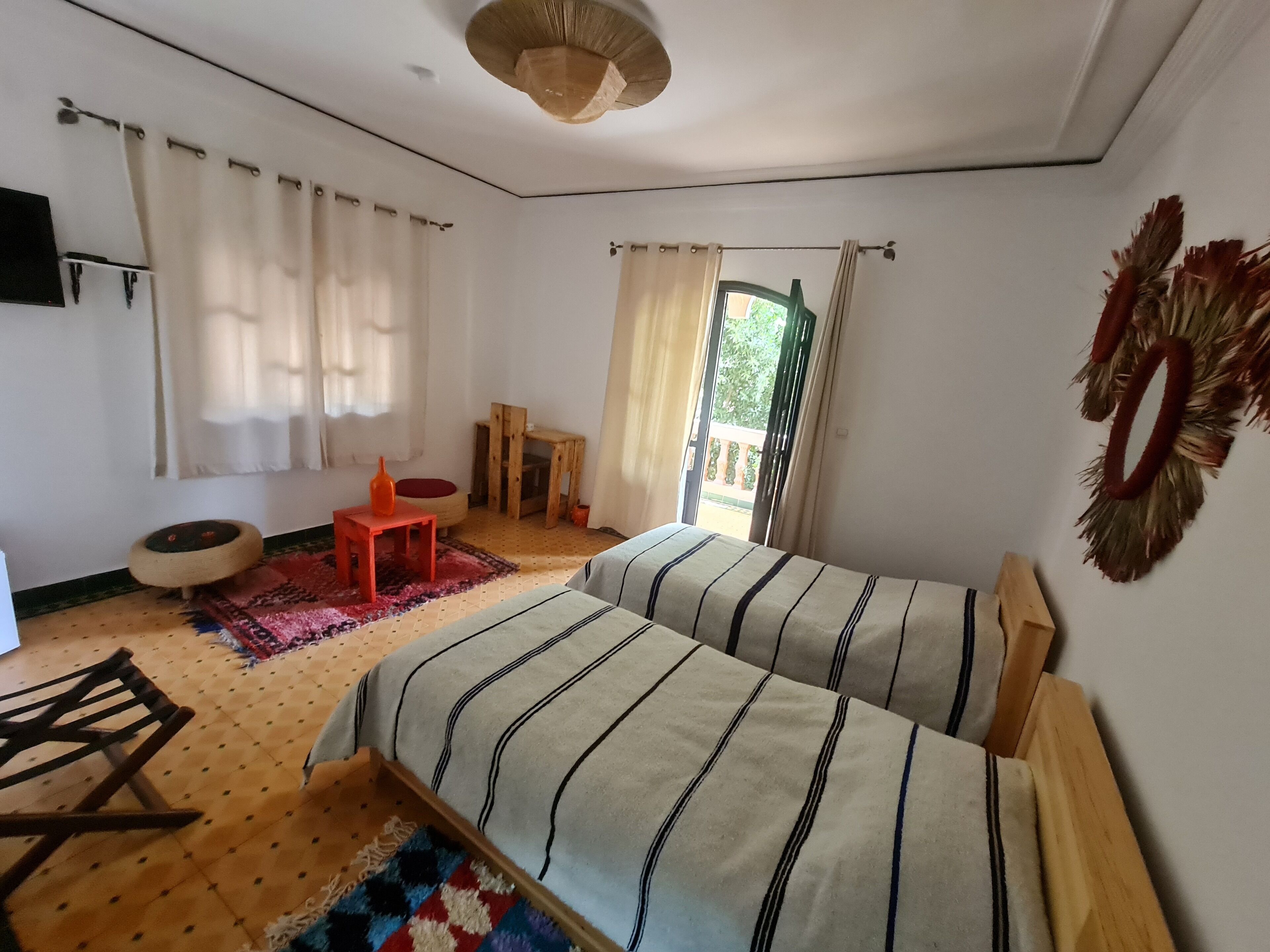 2 bedrooms, in-room safe, desk, travel cot