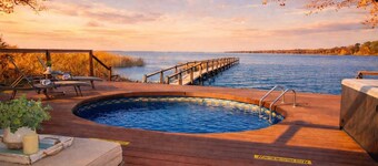 WATERFRONTWntrGdnPoolHSE VIEWS Dock Wildl Nr Disn