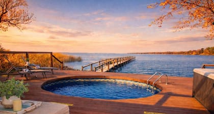 WATERFRONTWntrGdnPoolHSE VIEWS Dock Wildl Nr Disn