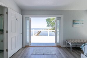 Interior - WATERFRONTWntrGdnPoolHSE VIEWS Dock Wildl Nr Disn (Winter Garden)