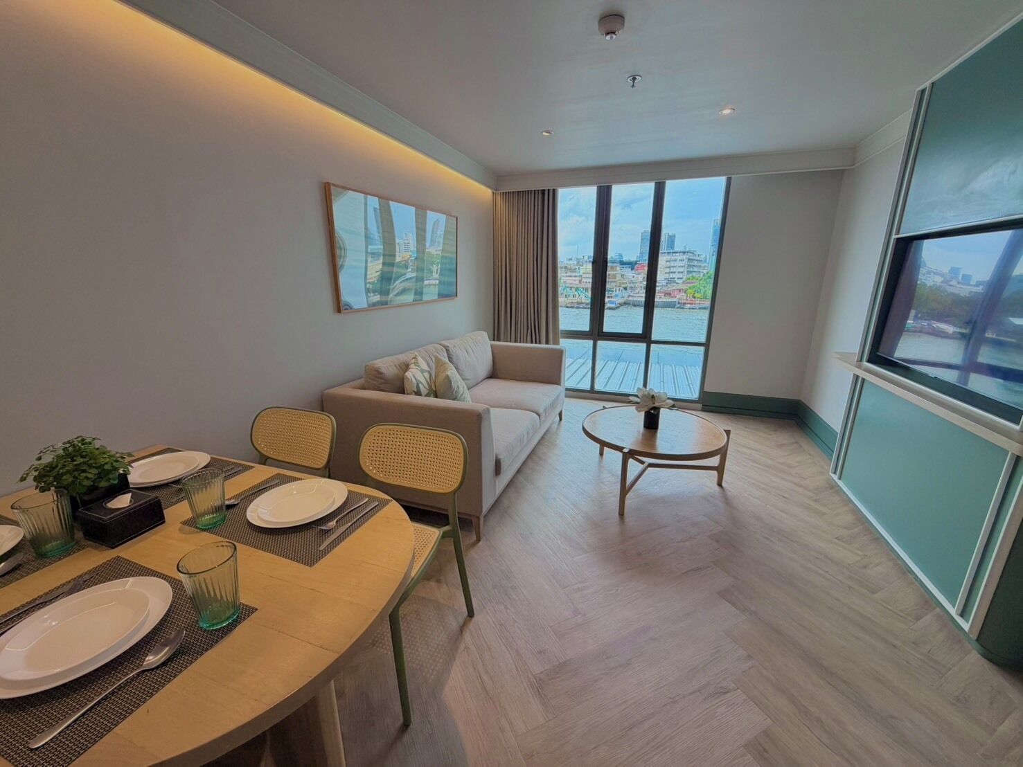 Two Bedroom River View King Suite | Soundproofing, WiFi (free), bed sheets