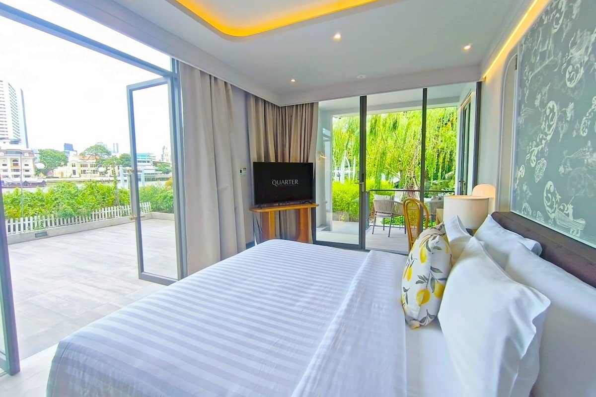 Superior Riverside Garden View, King Bed - Ground Floor | Insonorización, wifi gratis y ropa de cama