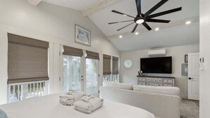 3 bedrooms, iron/ironing board, free WiFi, bed sheets - Coastal home w/ bikes & fenced yard (Santa Rosa Beach)