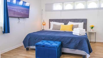 1 bedroom, desk, iron/ironing board, WiFi