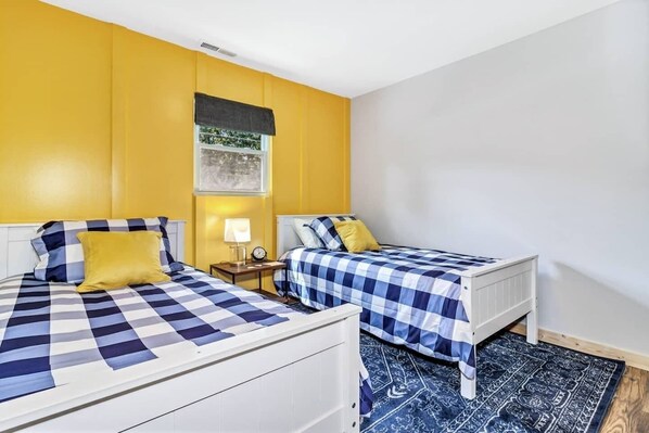 2 chambres, bureau, Wi-Fi gratuit, draps fournis