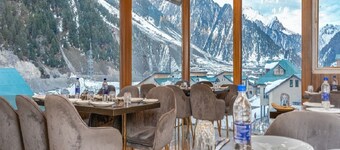 Hotel Snowland Sonmarg