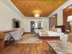Premium Deluxe | Laptop workspace, free WiFi, bed sheets - Snowland Resort & Spa - Riverfront (Gund)