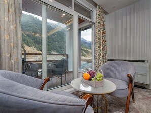 Premium Delight | Terrace/patio - Snowland Resort & Spa - Riverfront (Gund)