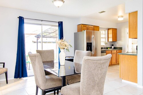 Brand NewPainted Vacation Hse NrUCF PetsOK Fenced