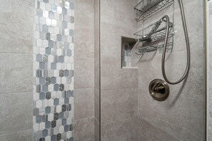Bathroom - 155 Washington Ave - Blue Heron Hideaway by Coastal Vacation Properties (Fort Myers Beach)