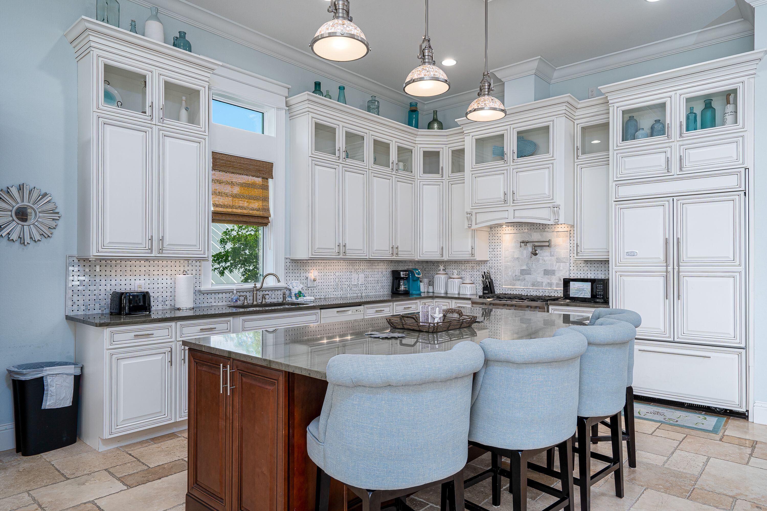 House, 5 Bedrooms | Private kitchen