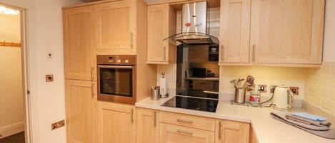 Kylskåp, diskmaskin, vattenkokare och brödrost