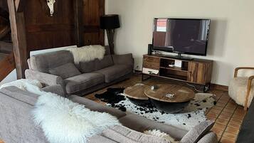 Gite Mouflon,bain à remous, vue montagne | Executive lounge