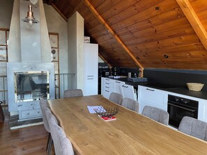 Gite Marmotte, sauna & hamam, vue montagne | Private kitchen | Full-size fridge, microwave, oven, stovetop