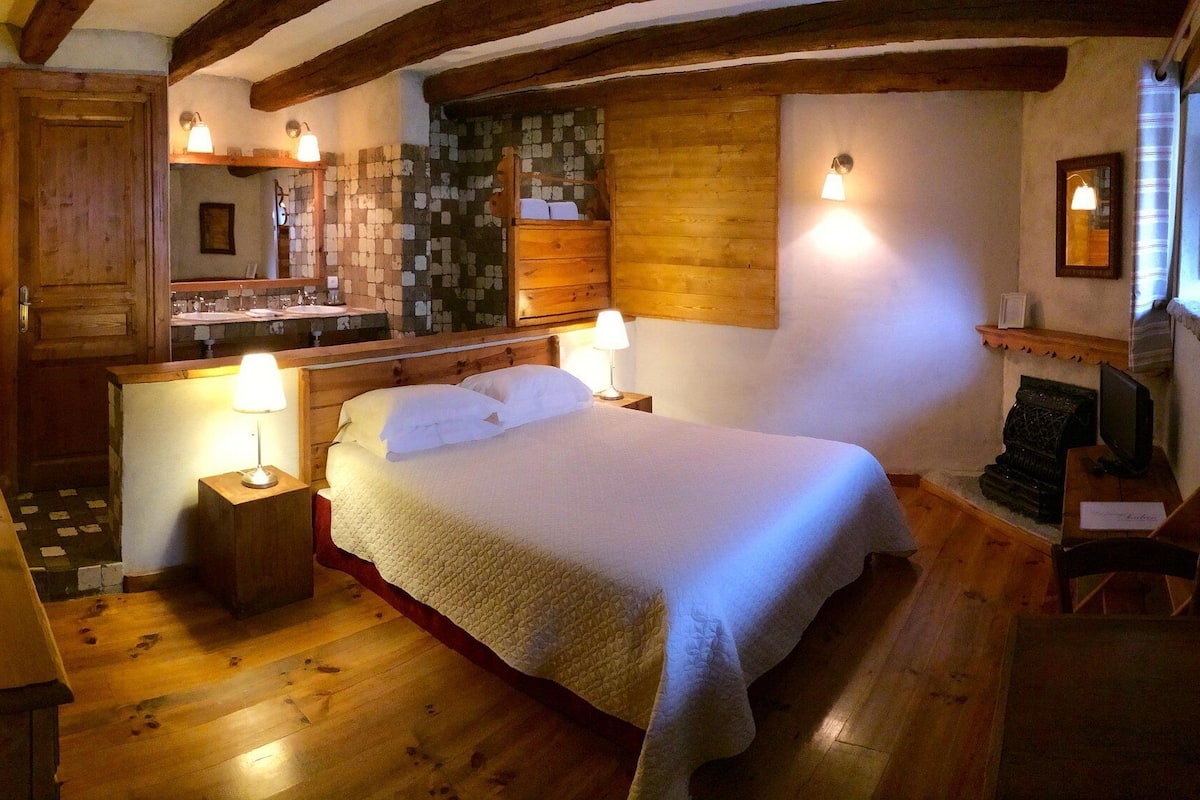 Gite Marmotte, sauna & hamam, vue montagne | 4 bedrooms, Tempur-Pedic beds, individually decorated