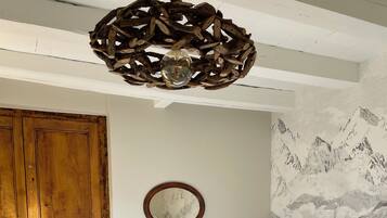 Gite Mouflon,bain à remous, vue montagne | 4 bedrooms, Tempur-Pedic beds, individually decorated