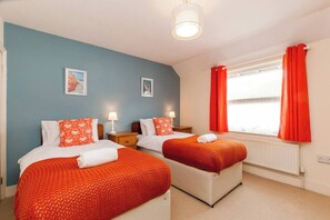 2 bedrooms, iron/ironing board, travel cot, free WiFi