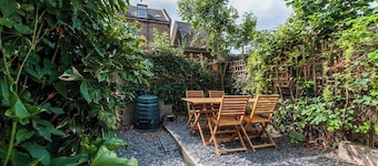 Magdala Cottage -Village Location- Dog Friendly