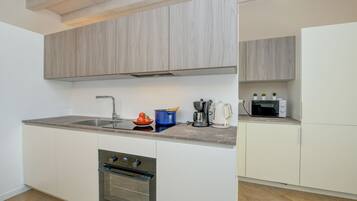 Frigorifero, microonde, forno, lavastoviglie