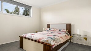 3 bedrooms, iron/ironing board, travel crib, internet