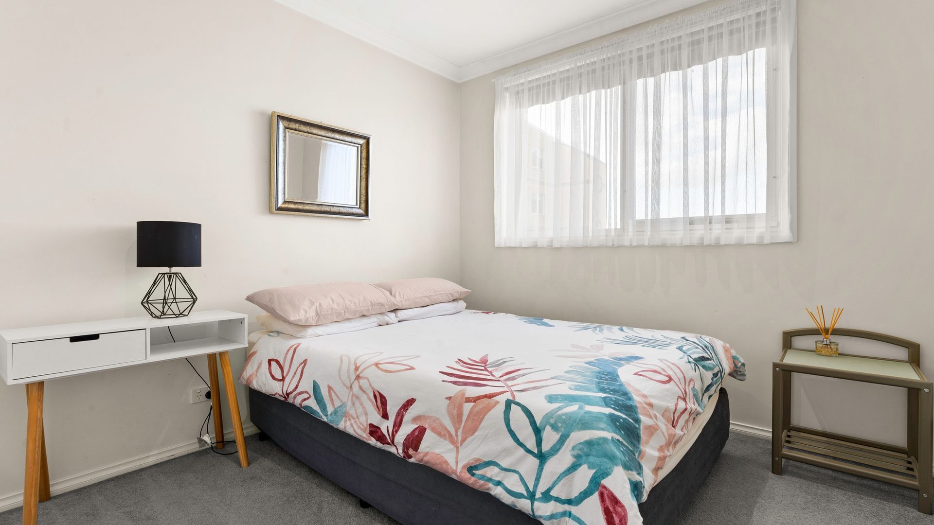 3 bedrooms, iron/ironing board, travel cot, Internet