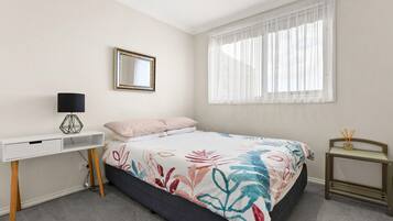 3 bedrooms, iron/ironing board, travel crib, internet