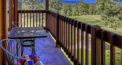 Cozy Golf course condo with A/C