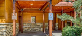 Golf course condo with A/C