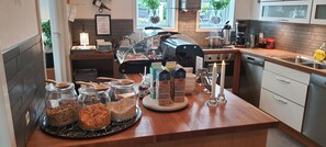 Buffet déjeuner servi tous les jours en supplément