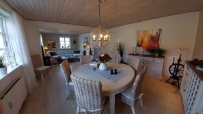 Apartamento luxo | Opções para refeição no quarto
