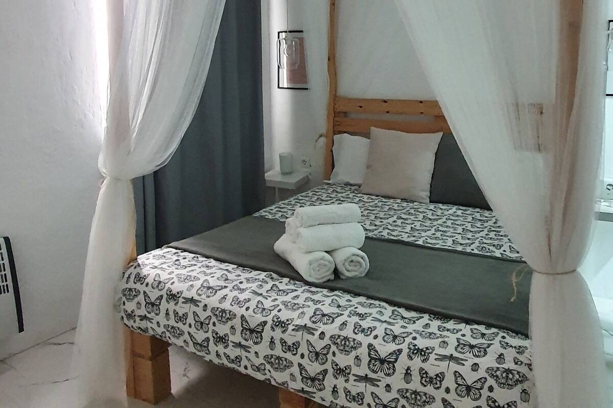 Wifi gratis y ropa de cama