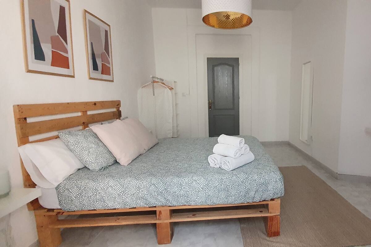 Wifi gratis y ropa de cama