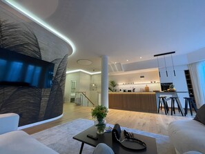 Smart TV, books