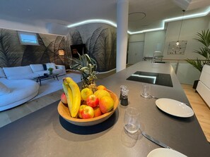 Smart TV, books - Luxurious loft with large sun terrace and sauna (München)