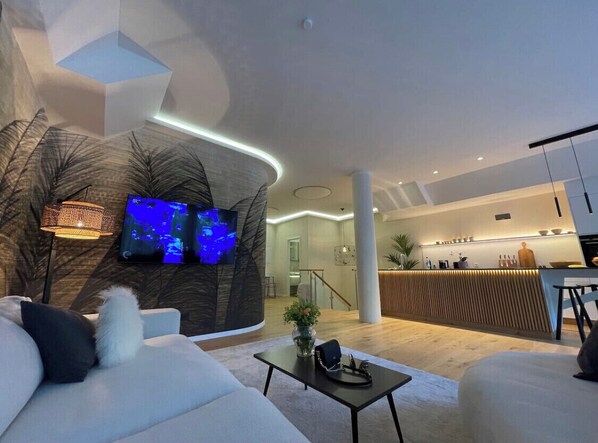 Smart TV, books