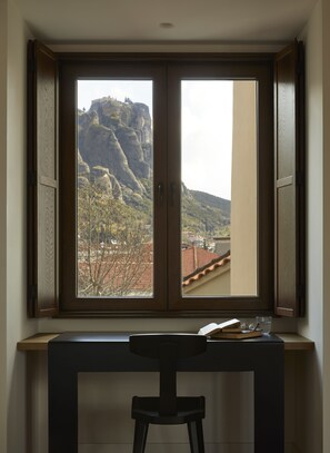 Ropa de cama de alta calidad, cubrecamas y artículos del minibar gratis 
