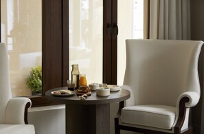 Petit déjeuner continental (10 EUR par personne)