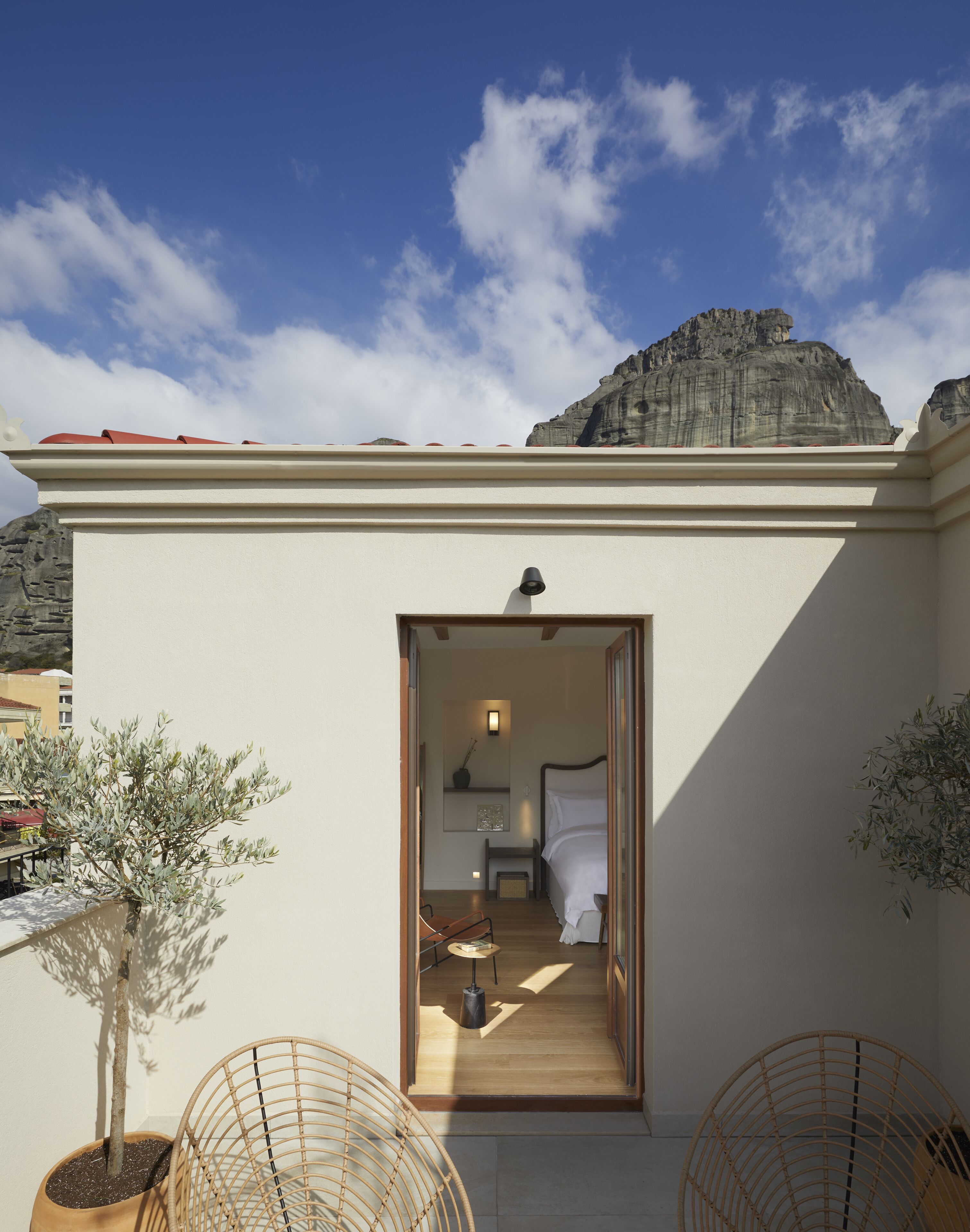 パノラミック スタジオスイート (Meteora View) | 高級寝具、羽毛の掛け布団、ミニバーのアイテム (無料)、セーフティボックス (室内)