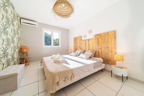 3 bedrooms, iron/ironing board, travel crib, free WiFi