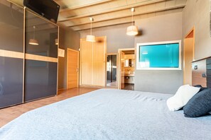 12 Schlafzimmer, Bügeleisen/Bügelbrett, WLAN, Bettwäsche