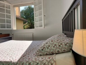 3 عدّة غرف نوم وواي فاي مجانًا وملاءات أسرّة