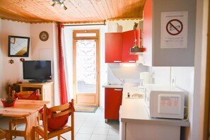 Fridge, microwave, oven, dishwasher - Resort center, 2nd floor, parking, tv, ski locker, 25m², Valloire (Valloire)