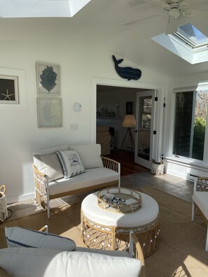 Sunroom With garden View - Waterfront HarborView Property w/ Private Sandy Beach (Mattapoisett)
